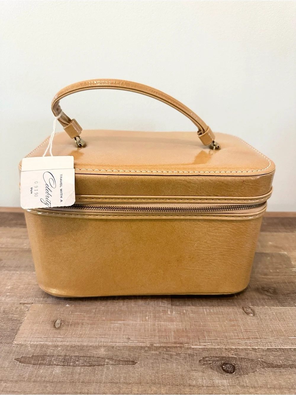 Vintage Style Tan Leatherette Train Case Handbag Mirror Brass Accents 10 x 7 x 6
